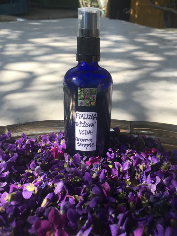 AROMATERAPEUTICKÁ RŮŽOVÁ VODA °FIALKY*GREP*CITRONOVÁ TRÁVA° 100 ml